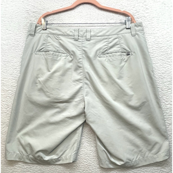 Travis Mathew Shorts Mens 38 Gray Golf Chino Casual Performance Stretch Outdoor - Picture 2 of 9
